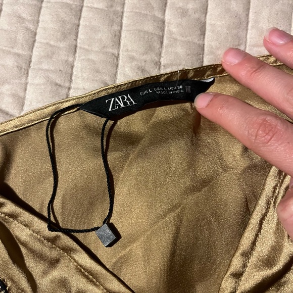 Zara Gold Satin Tank Top with Black Embroidered Flowers Size Large NWOT - Picture 4 of 4